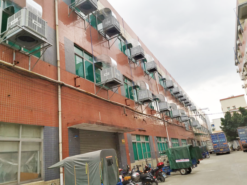 星科環(huán)保空調(diào)為服裝廠降溫通風