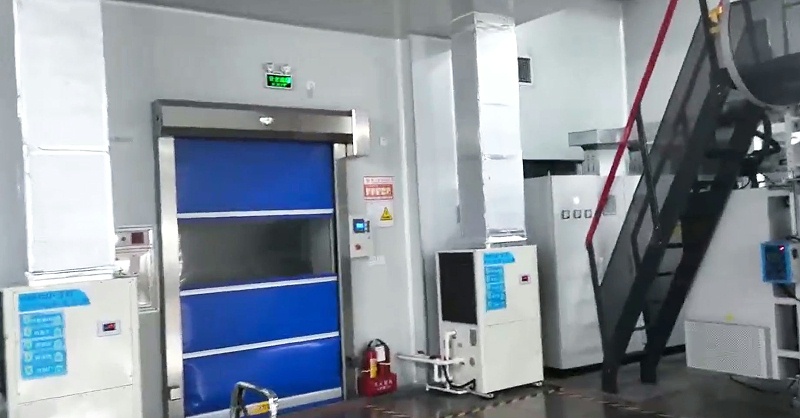 車間區域崗位降溫，安裝蒸發冷省電空調-立式管道款